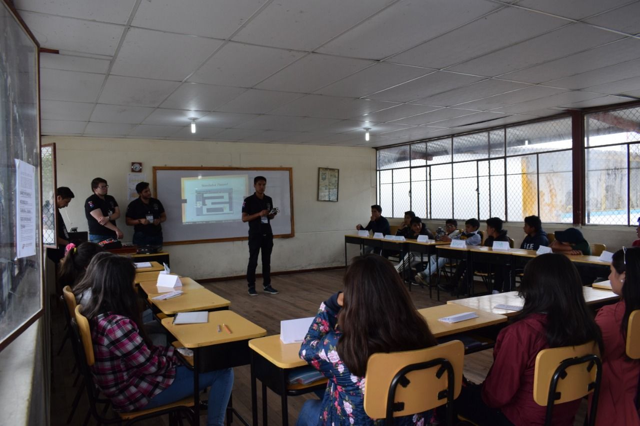 Capacitaciones de Robótica e Instalaciones Eléctricas en el Cantón Píllaro